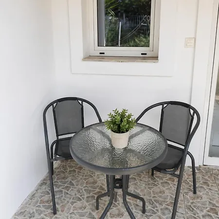 Relaxing Garden In The Heart Of Hersonissos (Crete)
